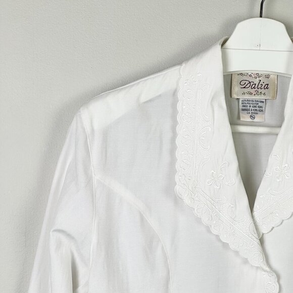 Vintage Embroidered Scalloped Edge Blouse White - Picture 3 of 8